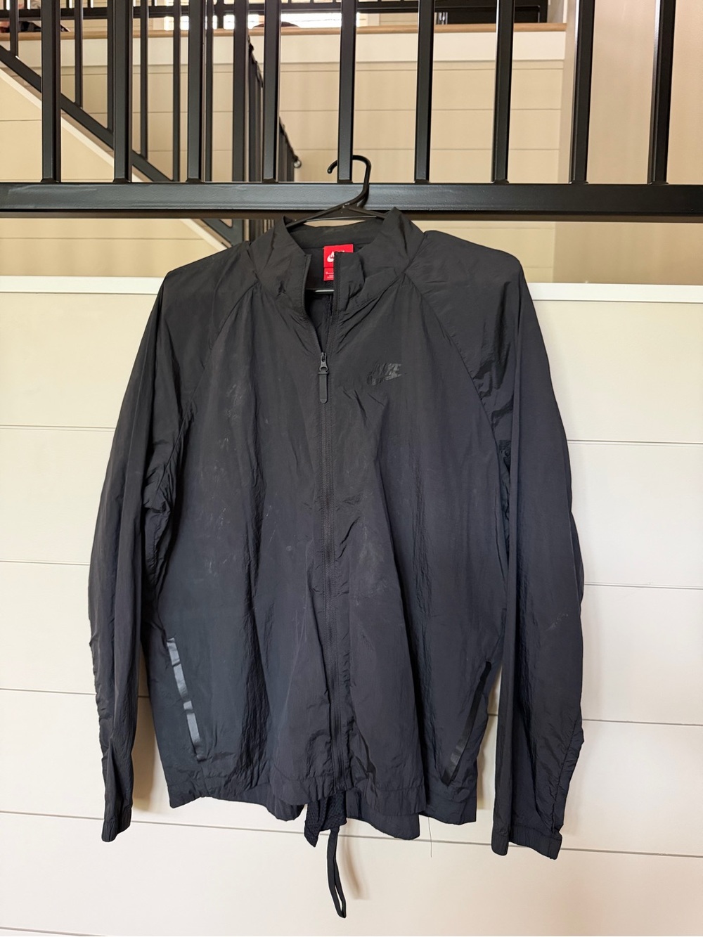 Nike Men’s Black Full-Zip Windbreaker Jacket